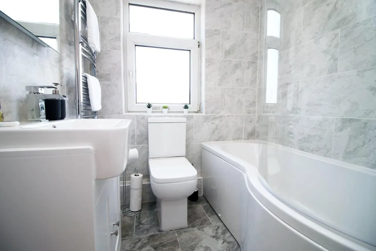 Maindy House - Home Close To City Centre + Parking Cardiff 0*,