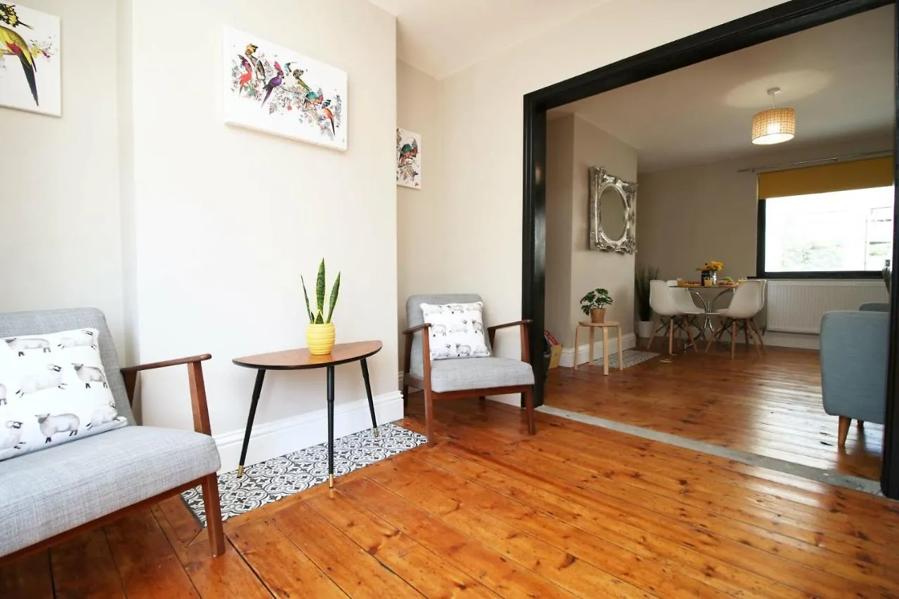 Maindy House - Home Close To City Centre + Parking Cardiff 0*,  United Kingdom
