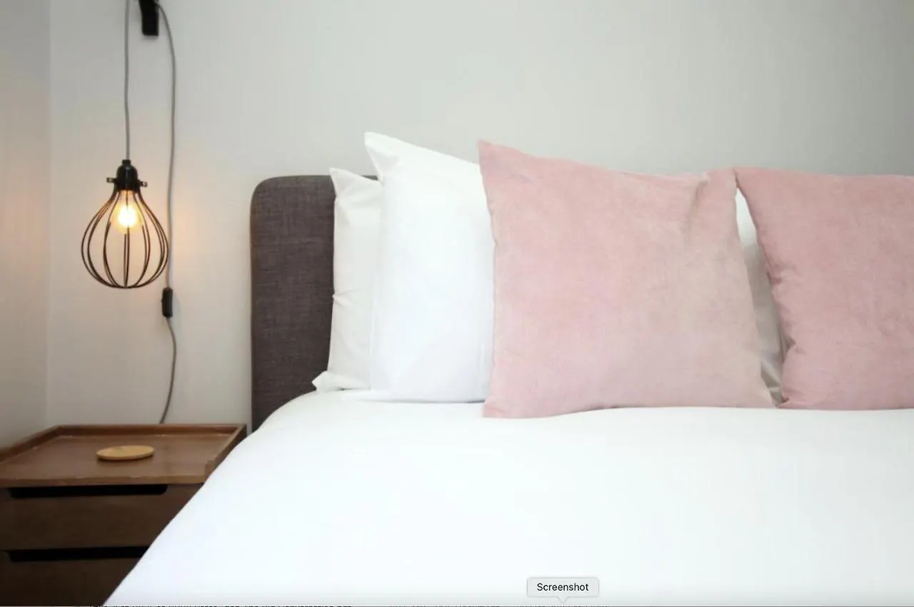Holiday home Maindy House - Home Close To City Centre + Parking Cardiff