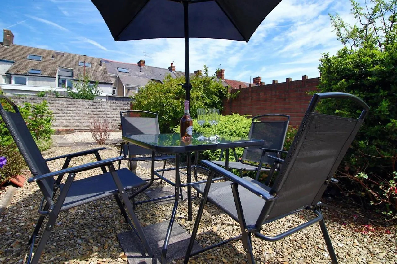 Maindy House - Home Close To City Centre + Parking Cardiff 0*,