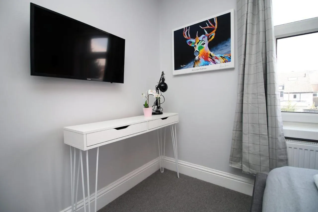 Maindy House - Home Close To City Centre + Parking Cardiff 0*,  United Kingdom