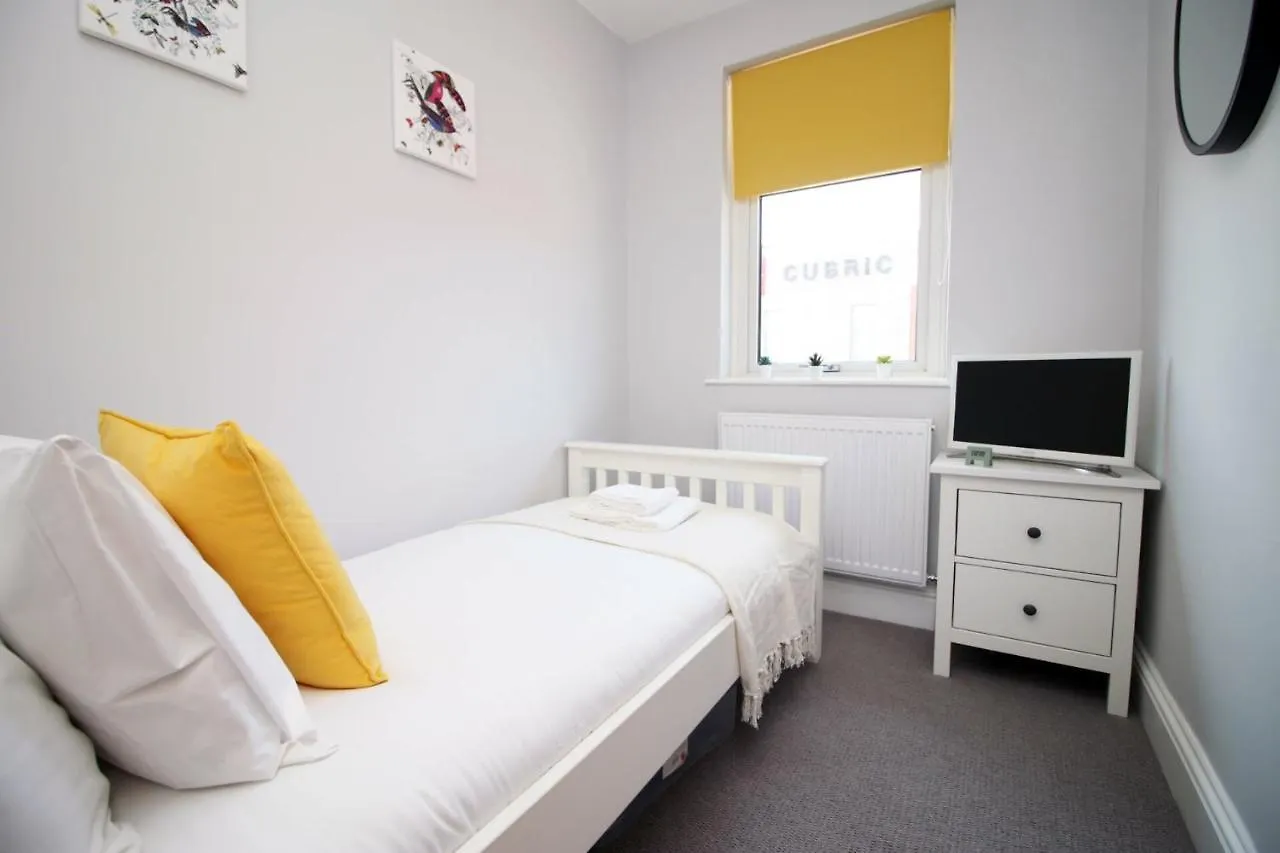 Holiday home Maindy House - Home Close To City Centre + Parking Cardiff United Kingdom