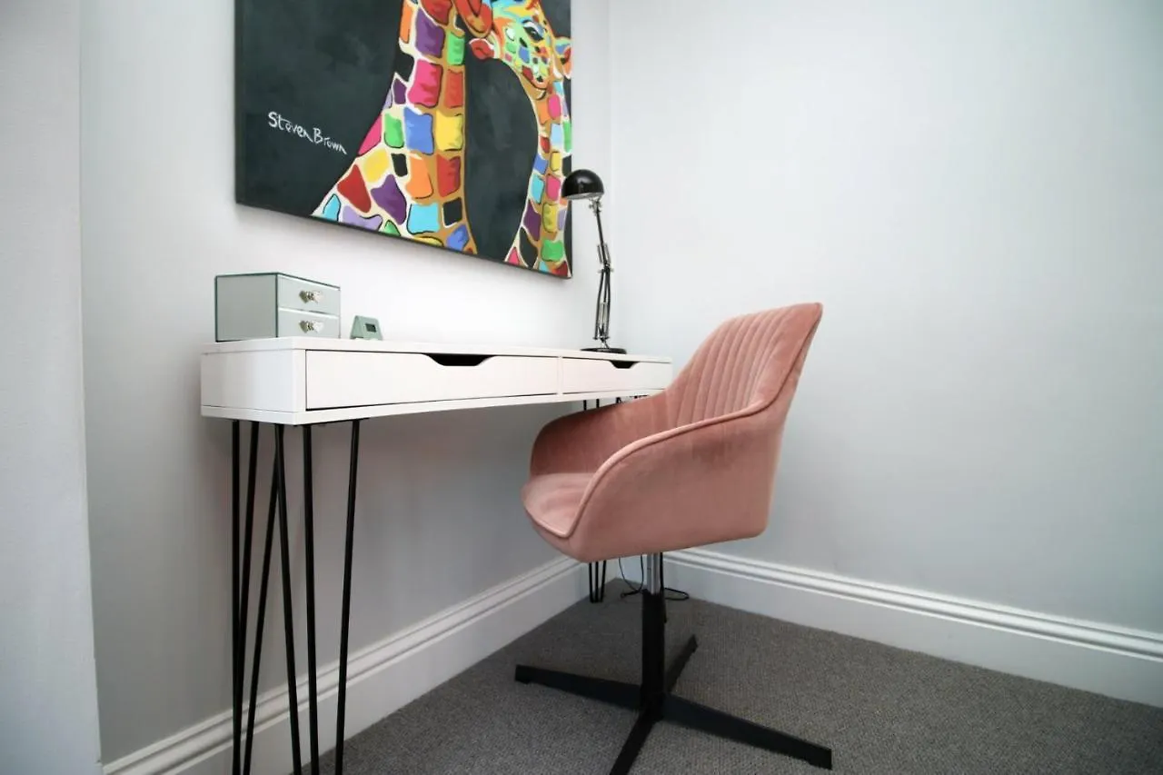 Maindy House - Home Close To City Centre + Parking Cardiff